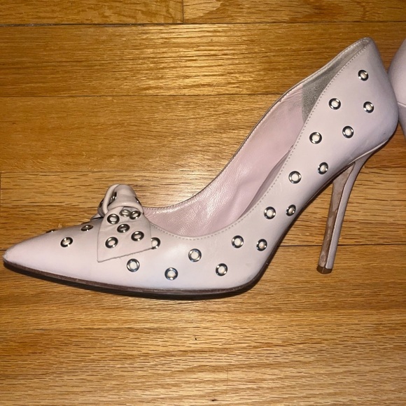 Kate Spade Blush New York Women's Lia Grommet Leather Bow Pumps, size 9 - Picture 6 of 10